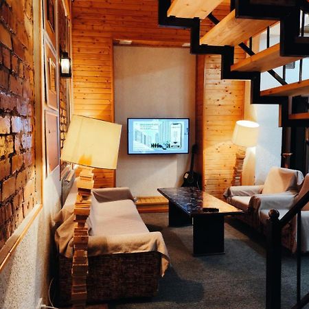 Urban Monkey Tent Hostel & Bar Каракол Экстерьер фото