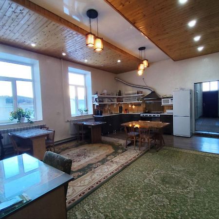 Urban Monkey Tent Hostel & Bar Каракол Экстерьер фото