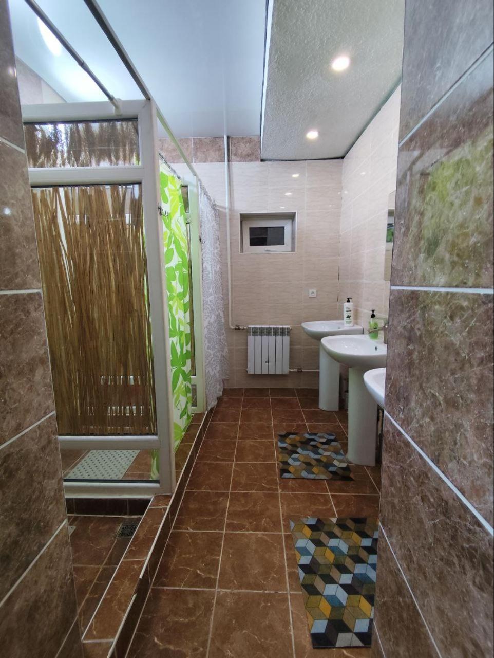 Urban Monkey Tent Hostel & Bar Каракол Экстерьер фото