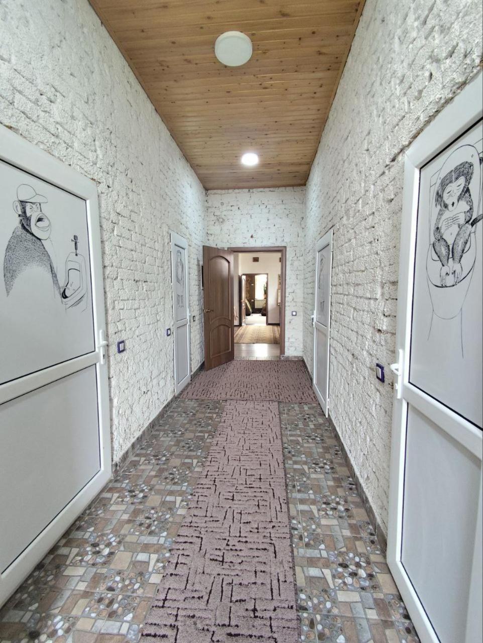 Urban Monkey Tent Hostel & Bar Каракол Экстерьер фото