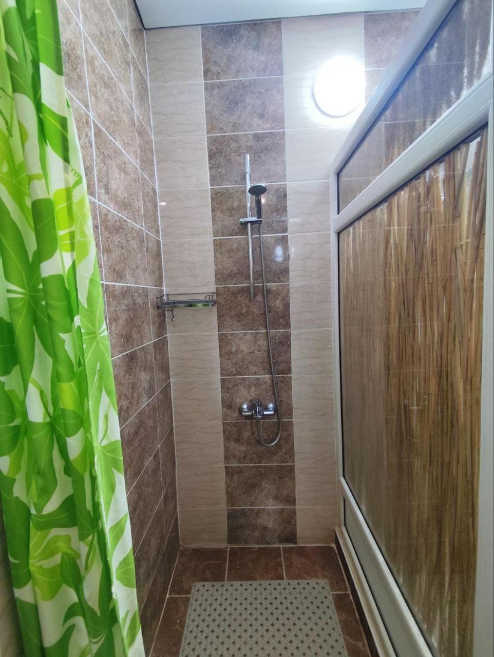 Urban Monkey Tent Hostel & Bar Каракол Экстерьер фото