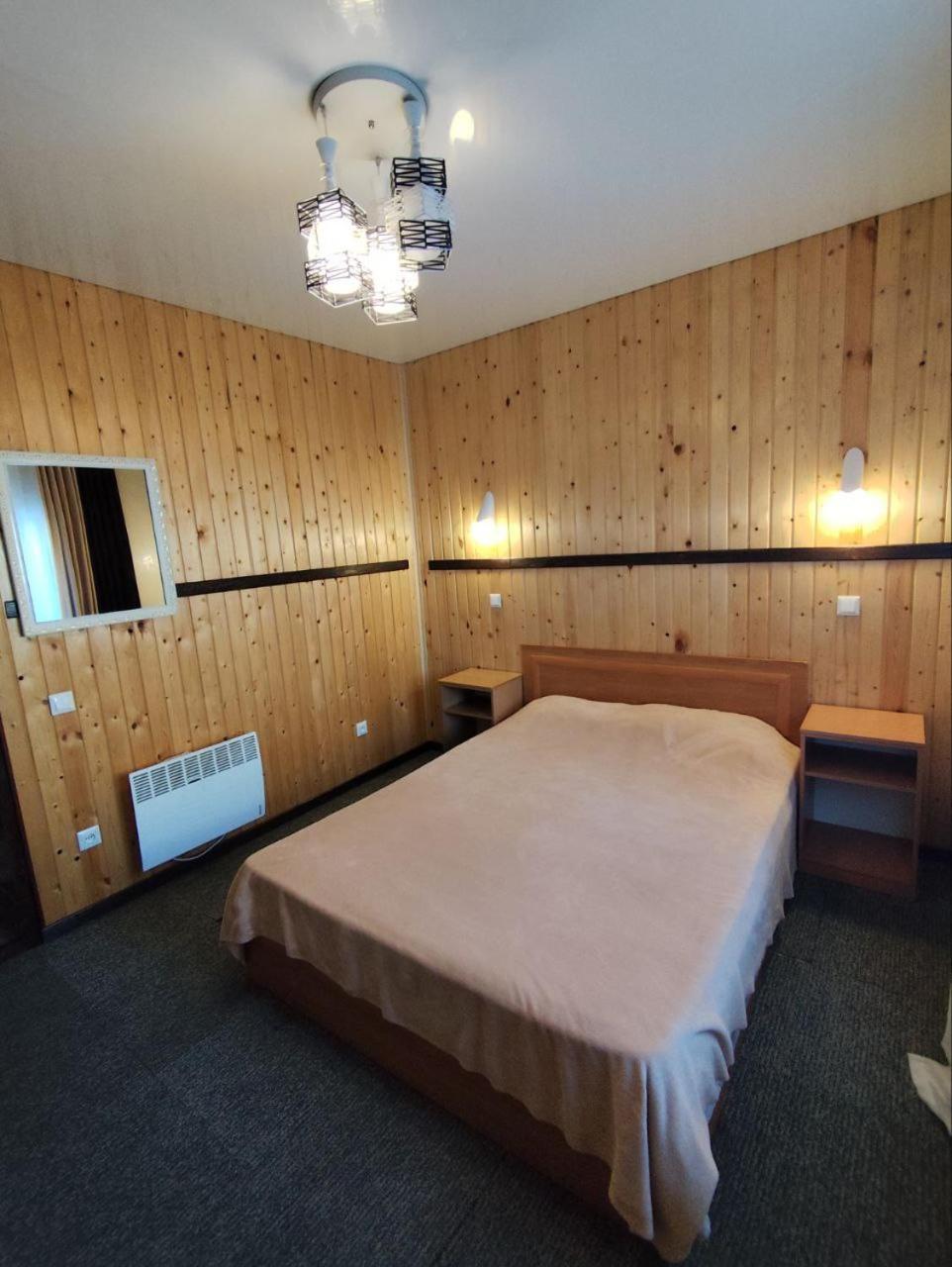 Urban Monkey Tent Hostel & Bar Каракол Экстерьер фото