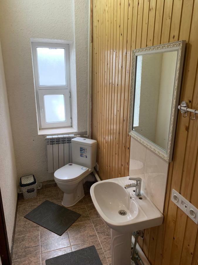 Urban Monkey Tent Hostel & Bar Каракол Экстерьер фото